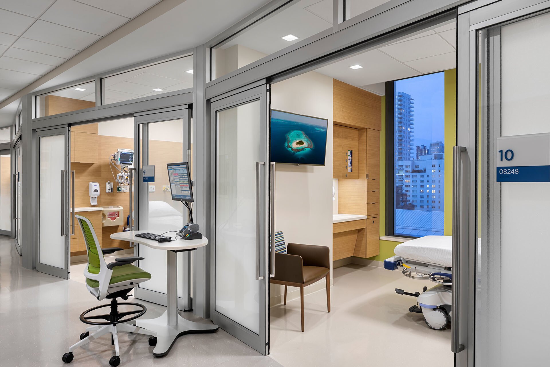 MSK-Koch-Center-for-Cancer-Care_Int-PACU-Corridor_Copyright-Andrew-Rugge